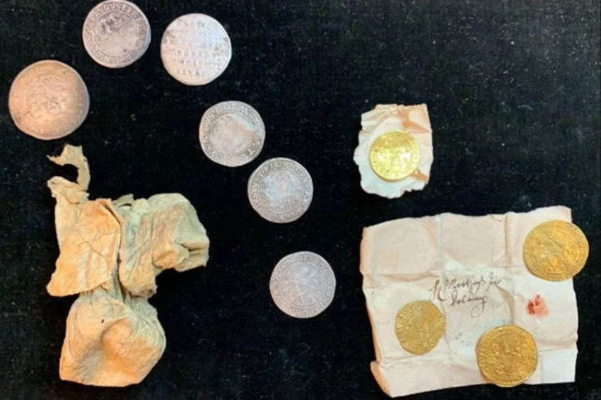 Большой клад монет XVII века найден в статуе в церкви Мартина Лютера в Германии