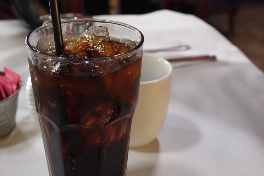 Кишечные микробы могут быть посредниками между сладкими напитками и диабетом