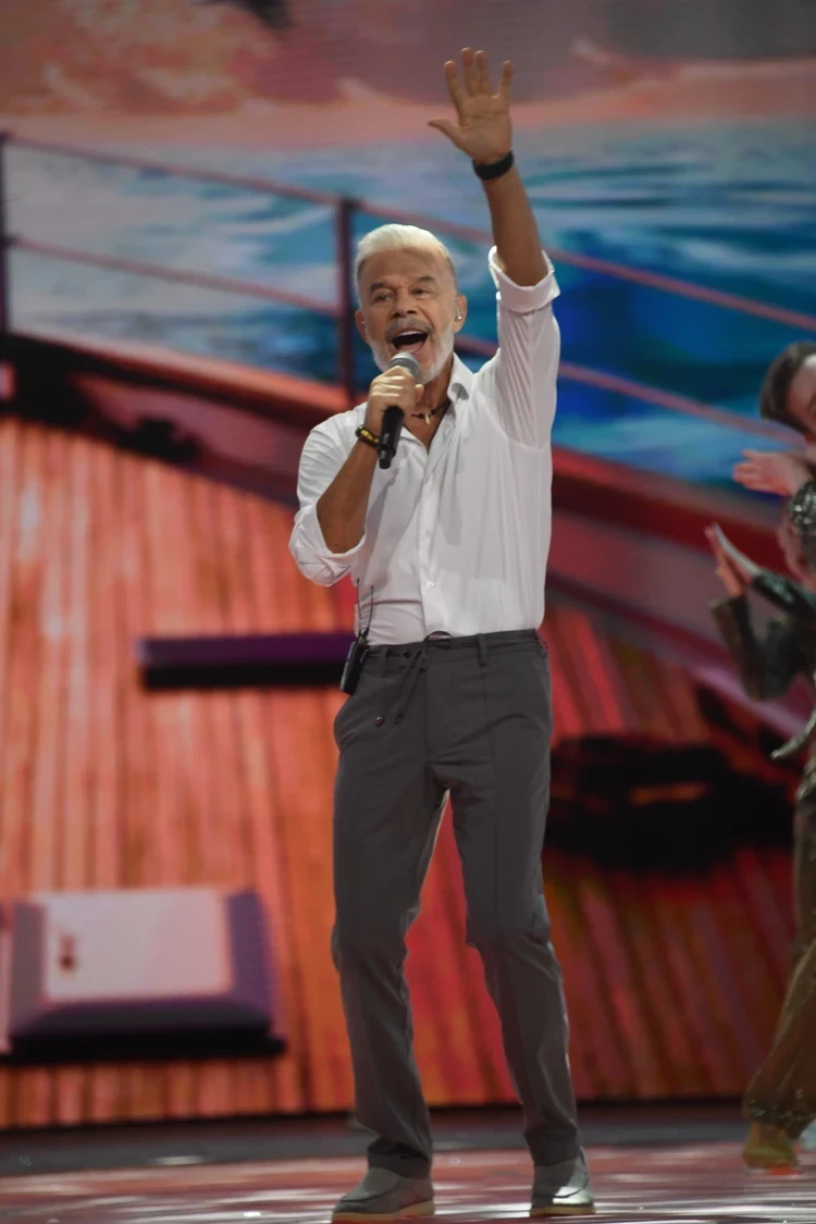 Артистам предложили бесплатно петь в День Победы: вот кто отказался