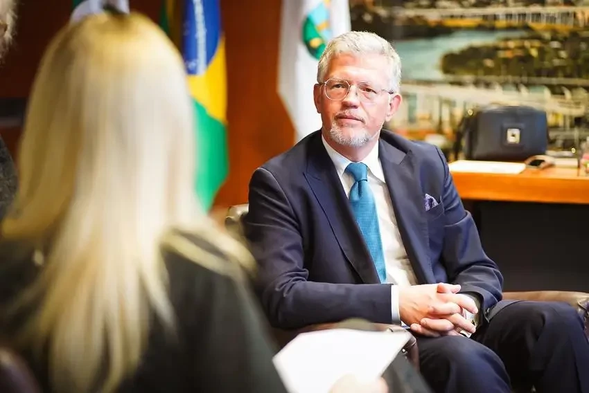 Захарова: постпреду Украины при ООН Мельнику нужно обратиться за помощью к медикам