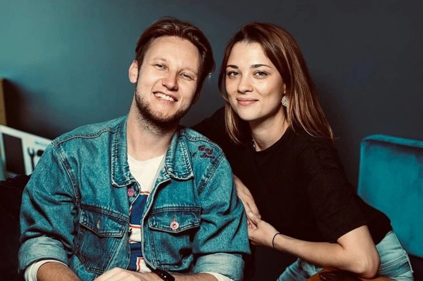 Солист группы «Челси» Алексей Корзин сообщил о смерти 34-летней жены