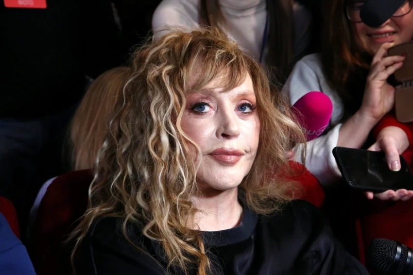 Пугачева еле сводит концы с концами: образ жизни певицы вынуждает ее искать подработки