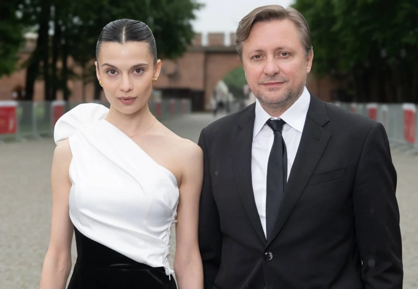 Артём Михалков с женой, Юлия Хлынина с бойфрендом, Дарья Урсуляк на закрытии фестиваля "Новое движение"