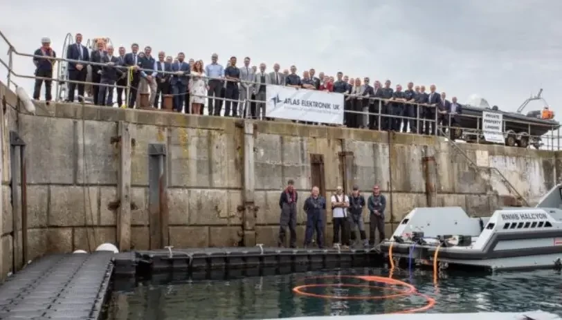 Автономный тральщик в «партнёрство» к украинским кораблям: Британия приняла на вооружение комплекс разминирования SWEEP