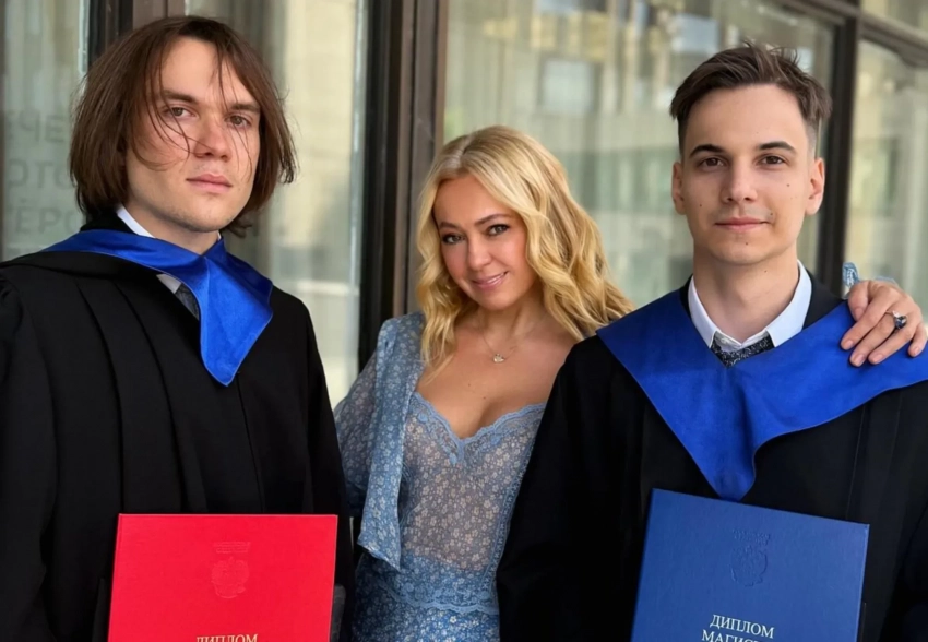 "Горжусь моими сыновьями!". Сыновья Яны Рудковской от экс-супруга Виктора Батурина окончили университет