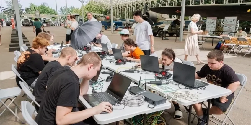 Дроны и танки на Поклонной горе